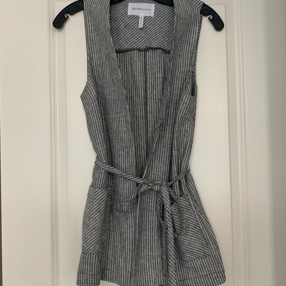 BCBGENERATION Grey/White Vest Size XS
